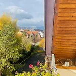 Grillen's Garden דירה